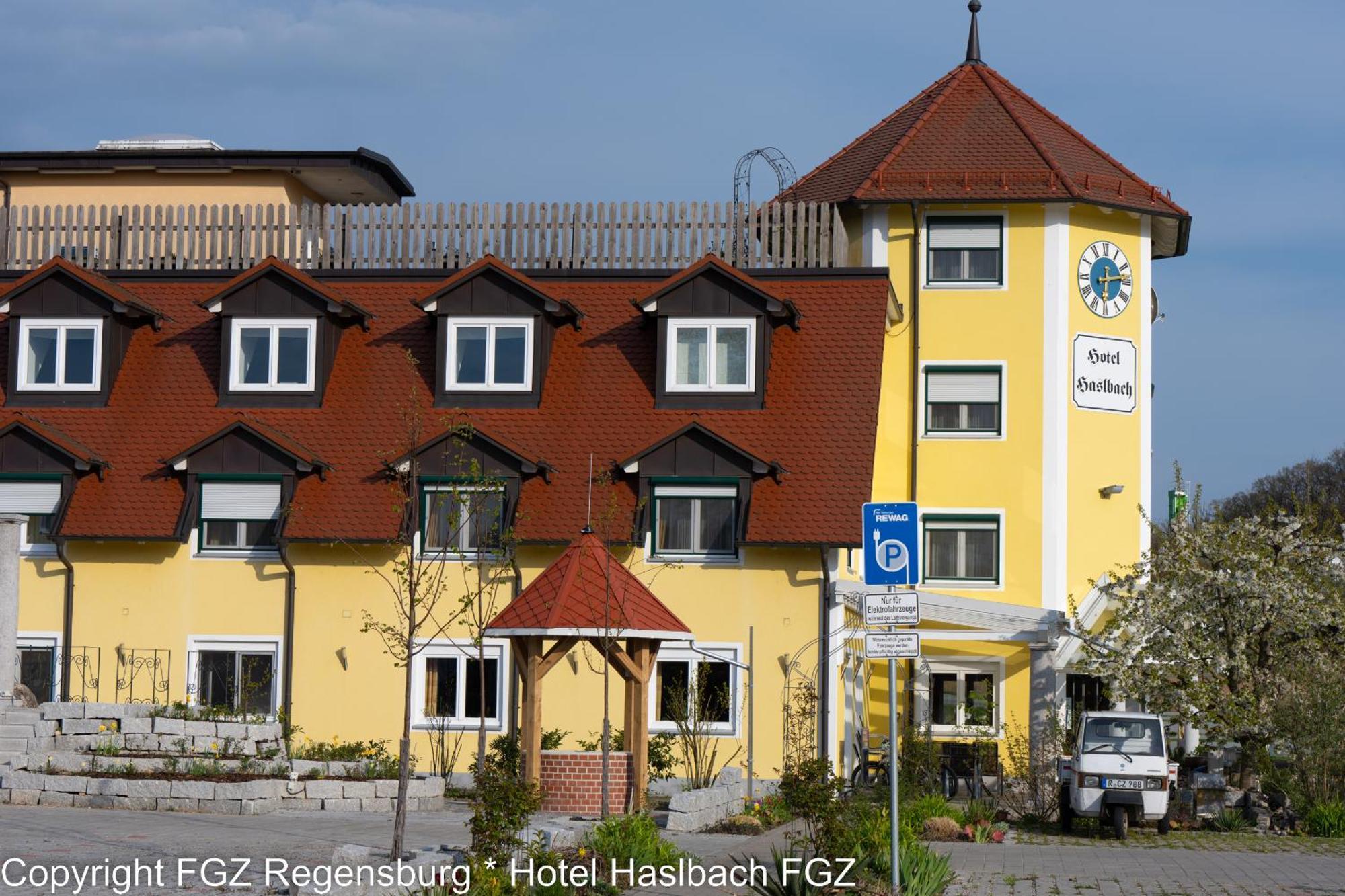 Hotel Haslbach Fgz Zeitlarn Exterior photo