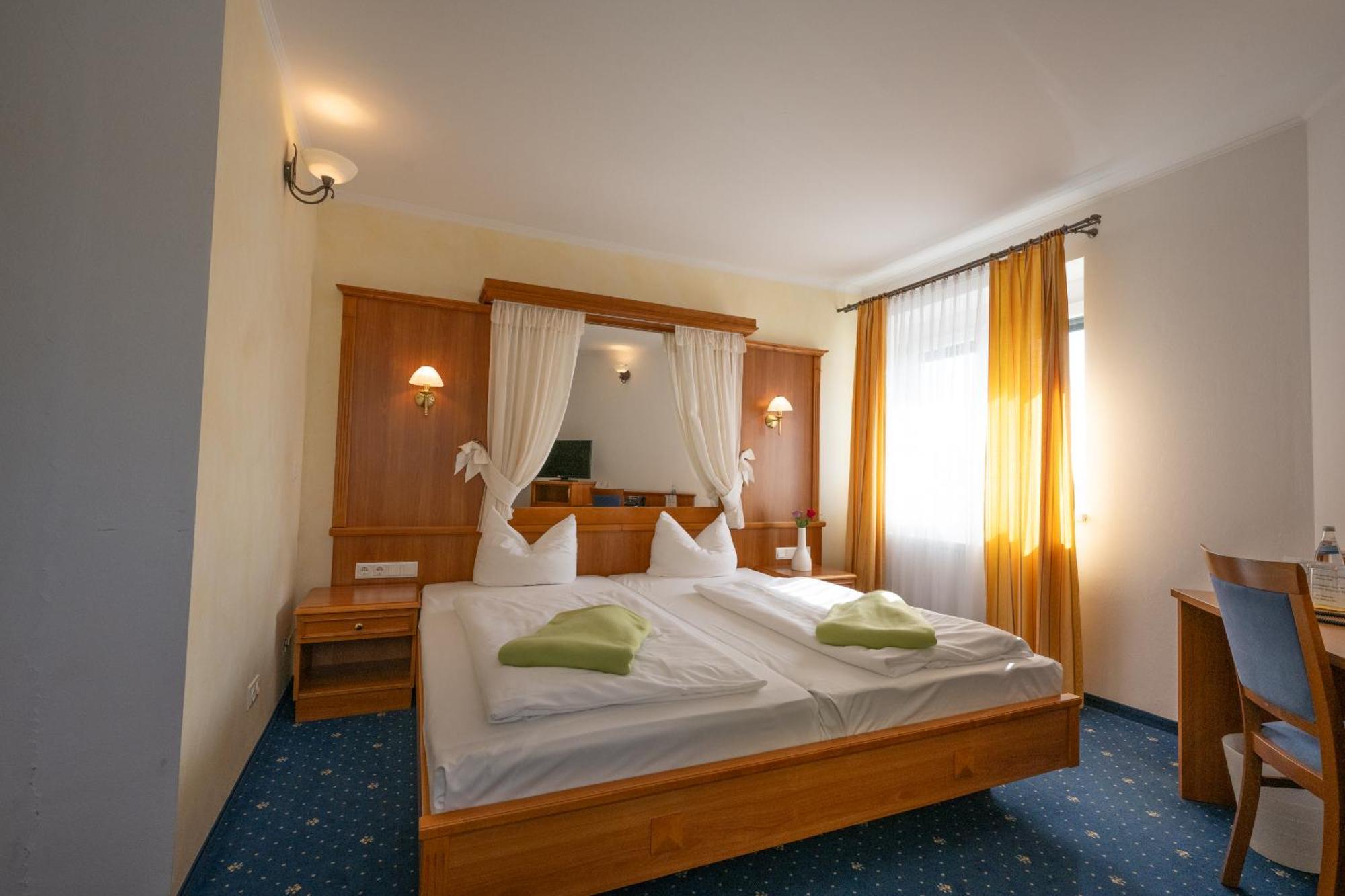 Hotel Haslbach Fgz Zeitlarn Exterior photo