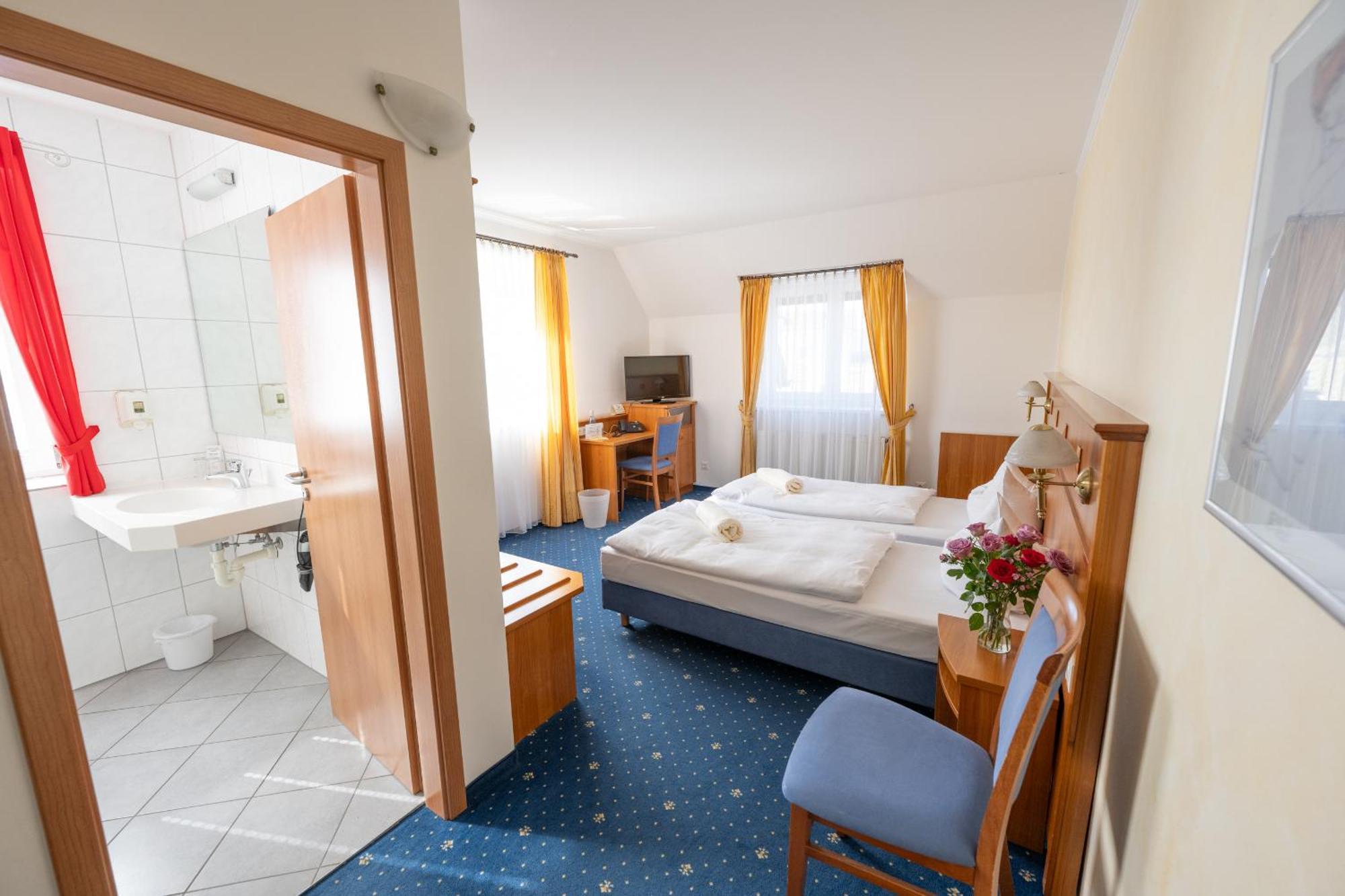 Hotel Haslbach Fgz Zeitlarn Exterior photo